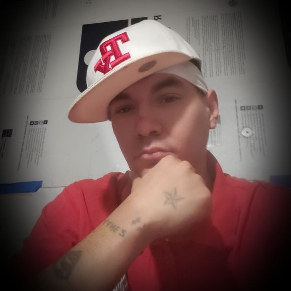 Meet your Posher, Llanez - Picture 1 of 1